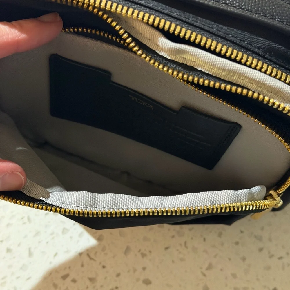 Tumi VOYAGEUR Teghan Crossbody - Picture 7 of 10